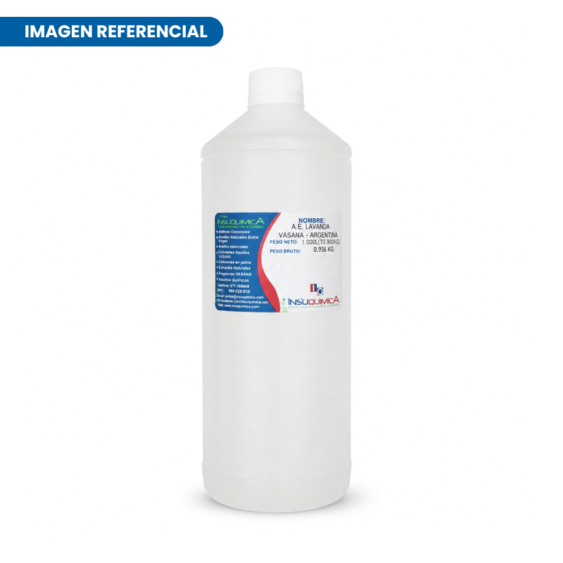 ACEITE ESENCIAL LAVANDA – VASANA – ARGENTINA – Frasco x 1 Lt. Botella de aceite esencial de lavanda sobre fondo blanco. El aceite esencial de lavanda es conocido por sus propiedades antibacterianas y antimicóticas, efecto calmante, y capacidad para cicatrizar heridas y quemaduras. Se utiliza para combatir el acné, aliviar el dolor y reducir la inflamación. También actúa como repelente de insectos y es excelente para estados de ansiedad y estrés.