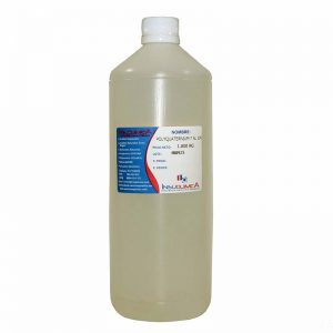 Envase de Polyquaternium con etiqueta indicando su uso como desenredante y acondicionador para cabello y piel, sobre fondo blanco. Indica dosis recomendada para champús, gominas, lociones y productos para el cuidado de la piel.