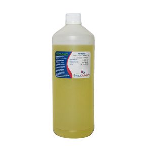 Botella de 1 kg de la fragancia Cálida pasión al aceite de la marca Vasana en fondo blanco
